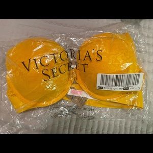 Victoria Secret Pink wear everywhere push up bra. 38B.